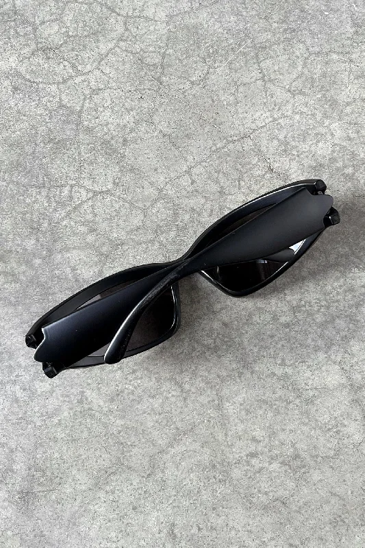 capri-sunnies-black-1