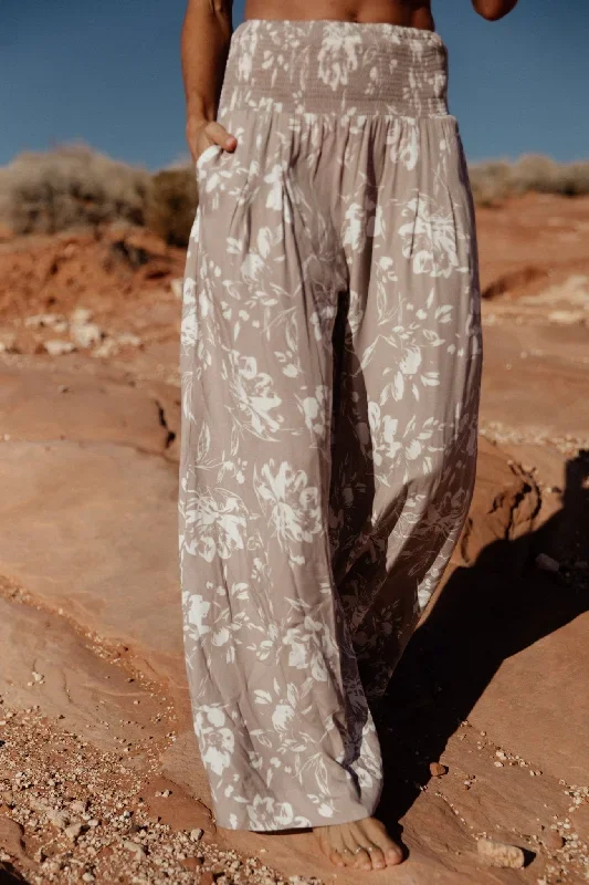 malta-smocked-waist-pants-sand-white